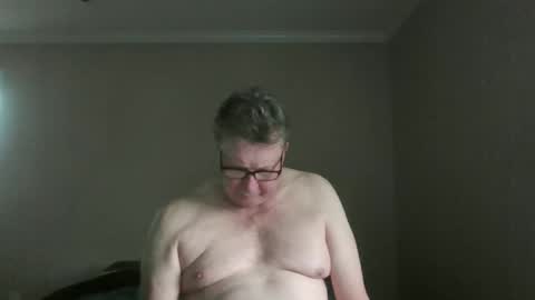 island625103 online show from 10.25.25