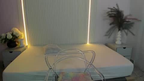 Snapshot of islascott chatting on 05.12.26 IslaScott online show from 05.12.26