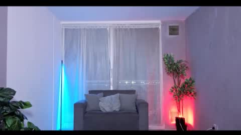 Julyane online show from 10.20.25