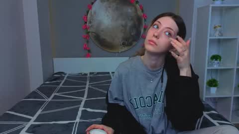 Emilia online show from 02.25.26