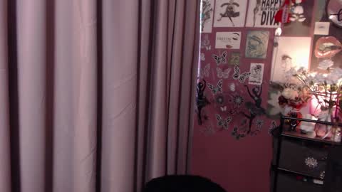 Snapshot of israakarmaa chatting on 03.12.25 Rebecca online show from 03.12.25