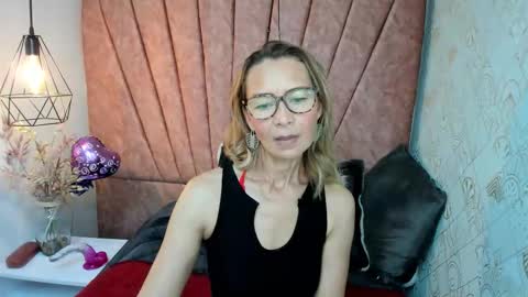 ISSA MILF online show from 11.13.25