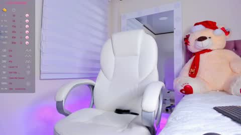 Snapshot of issabellarodriguez chatting on 12.20.24 Isa online show from 12.20.24