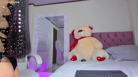 Snapshot of issabellarodriguez chatting on 02.10.25 Isa online show from 02.10.25