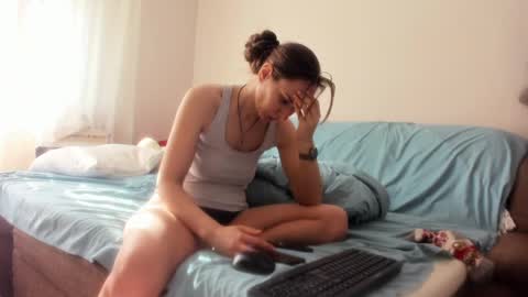 Issabelle online show from 03.10.25