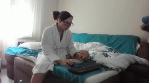 Issabelle online show from 03.12.25