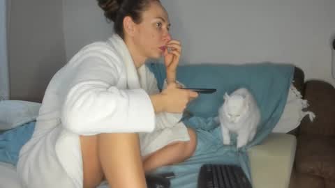 Issabelle online show from 11.19.25