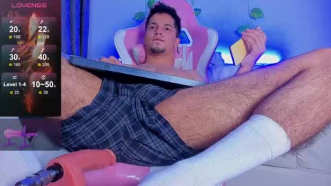 Snapshot of issac_james chatting on 01.03.25 Issac online show from 01.03.25