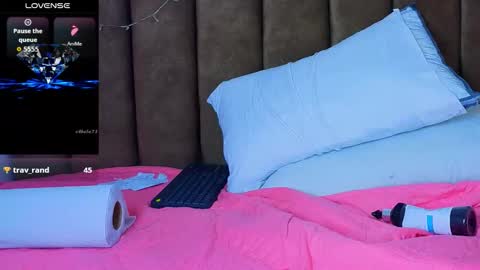 Issac online show from 03.10.26