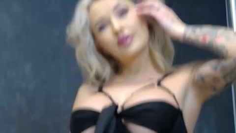 Snapshot of issasmyth chatting on 01.07.26 IssaSmyth online show from 01.07.26