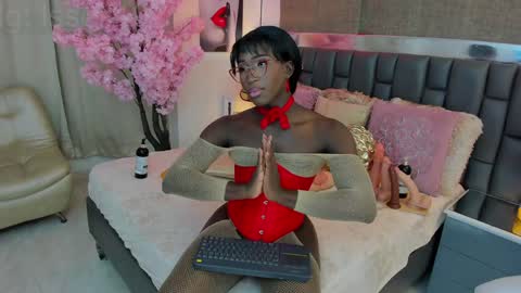 Iseey online show from 12.10.24