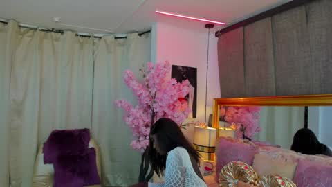 Iseey online show from 12.24.24