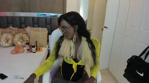 Iseey online show from 02.06.25