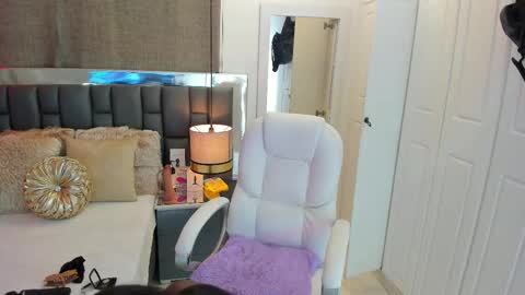 Iseey online show from 02.10.25