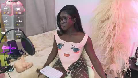 Snapshot of isseymz chatting on 02.10.26 Iseey online show from 02.10.26