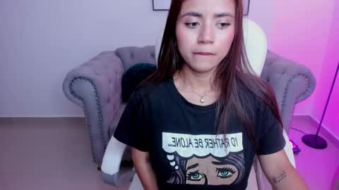 issi_loren online show from 10.25.25