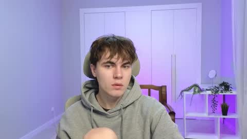 Snapshot of istairee chatting on 01.02.25 Maks online show from 01.02.25