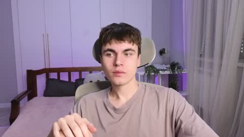 Snapshot of istairee chatting on 01.10.25 Maks online show from 01.10.25