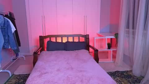 Snapshot of istairee chatting on 02.27.25 Maks online show from 02.27.25