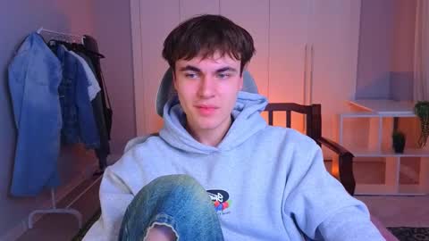 Snapshot of istairee chatting on 03.11.25 Maks online show from 03.11.25