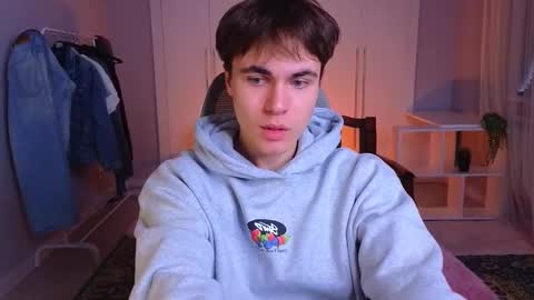 Snapshot of istairee chatting on 03.12.25 Maks online show from 03.12.25