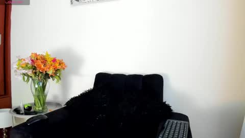 Snapshot of its__angelica_ chatting on 04.20.26 Angelica online show from 04.20.26