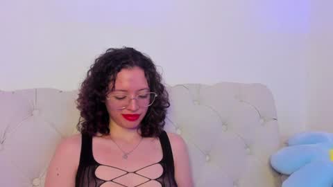 Snapshot of its_marie chatting on 12.12.24 Maria online show from 12.12.24