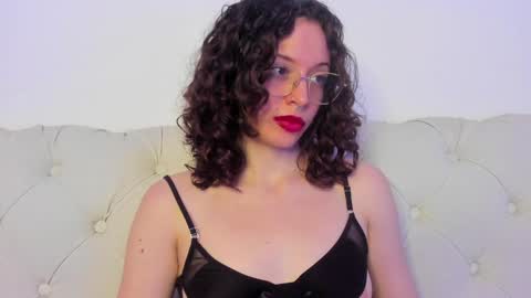 Snapshot of its_marie chatting on 02.07.25 Maria online show from 02.07.25