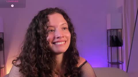 Snapshot of its_marie chatting on 11.30.25 Maria online show from 11.30.25