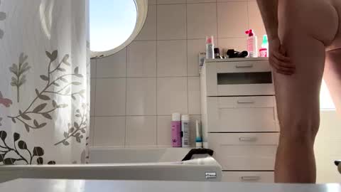 Snapshot of its_me_mave chatting on 09.12.25 Dutch online show from 09.12.25