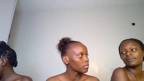 Snapshot of its_metney chatting on 05.08.26 Metney online show from 05.08.26