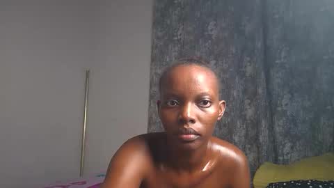 Snapshot of its_metney chatting on 05.18.26 Metney online show from 05.18.26