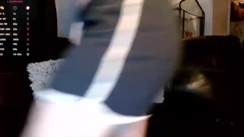 Snapshot of its_pixie chatting on 04.14.26 Pixie online show from 04.14.26