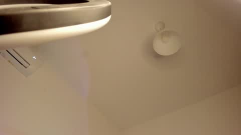 Isabella online show from 12.22.25