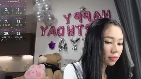 Queen Liya online show from 10.16.25