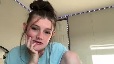Snapshot of itskaylaaa chatting on 06.16.26 itsKaylaaa online show from 06.16.26