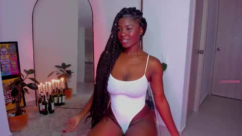 Snapshot of itslau_ chatting on 02.14.25 lau online show from 02.14.25