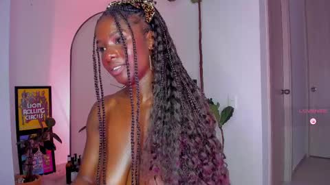 Snapshot of itslau_ chatting on 03.05.25 lau online show from 03.05.25