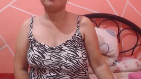 Snapshot of itsme_kitty chatting on 06.14.26 Kitty online show from 06.14.26