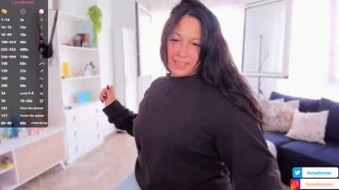 Itsmedannax   online show from 10.22.25