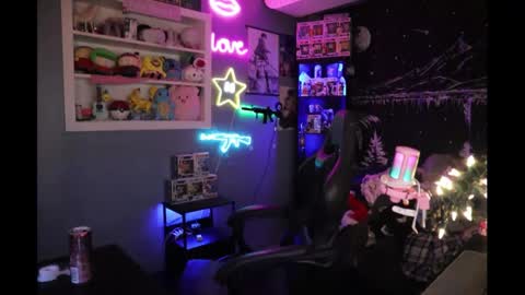 Snapshot of itsnickibabyy chatting on 12.27.24 Nicki Foxx online show from 12.27.24