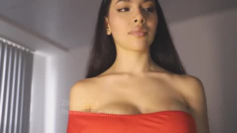 itsssssssme_lana online show from 12.29.24