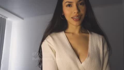 itsssssssme_lana online show from 01.07.25