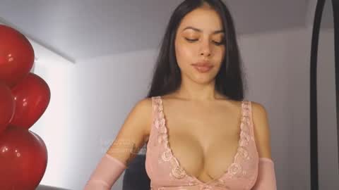 itsssssssme_lana online show from 02.14.25