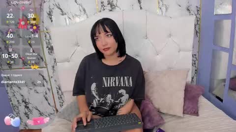Snapshot of itsuki_n chatting on 09.09.25 Itsuki N online show from 09.09.25