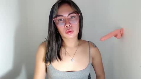 itsurgil_kloeh online show from 11.16.25