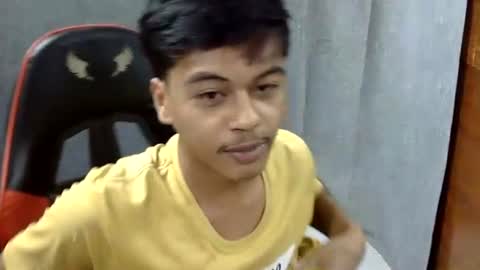 Snapshot of itzme_jhonfred chatting on 04.28.26 Jhonfred online show from 04.28.26