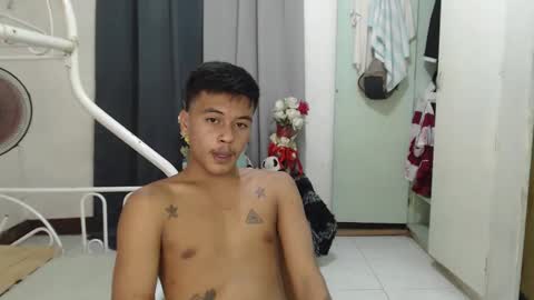 Snapshot of itzme_jhonfred chatting on 05.08.26 Jhonfred online show from 05.08.26
