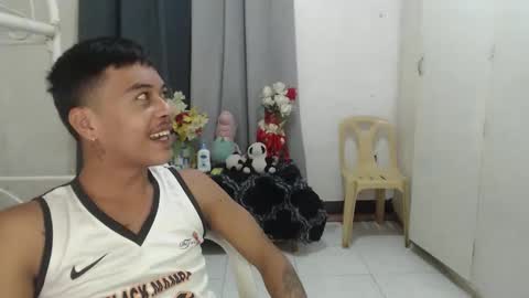 Snapshot of itzme_jhonfred chatting on 05.11.26 Jhonfred online show from 05.11.26