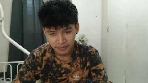 Snapshot of itzme_john chatting on 06.19.26 itzme_john online show from 06.19.26